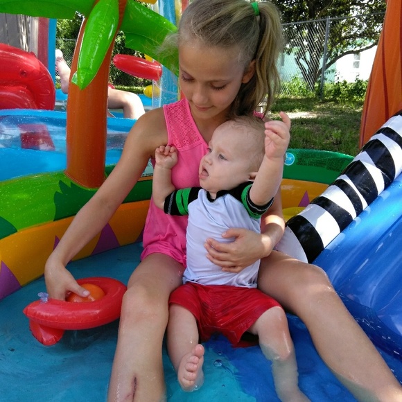 Meet your Posher, Fallon - Picture 4 of 4